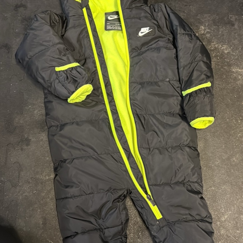 Nike Kids Black and Neon Yellow Footie